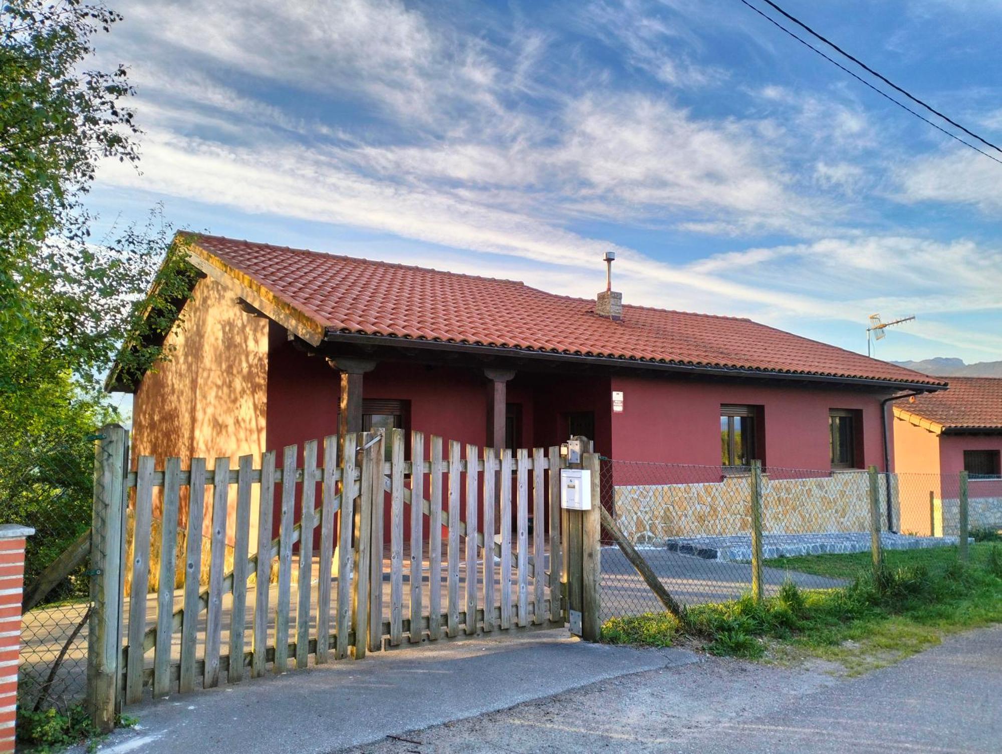 La Casa De Nuria Pensionat Onís Eksteriør billede